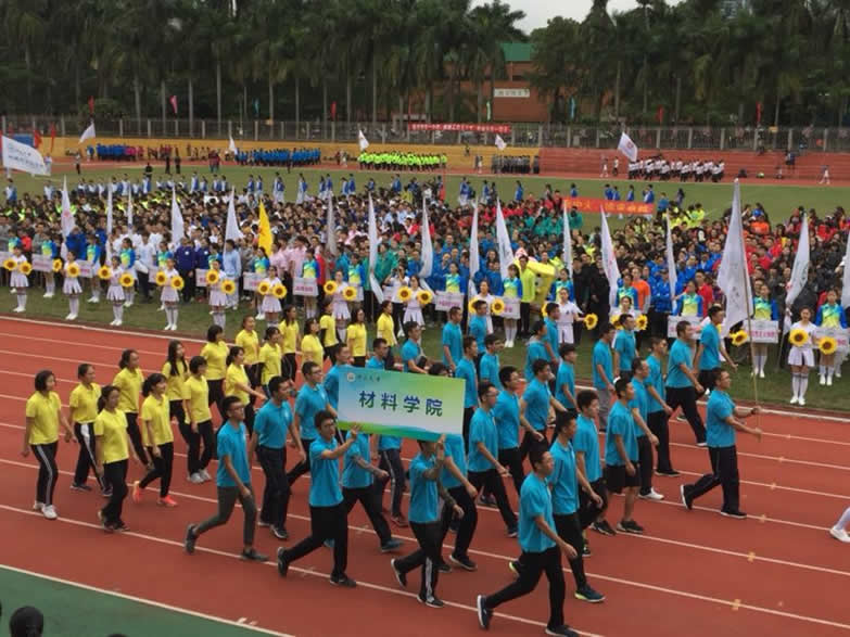 决胜赛场，斗志昂扬