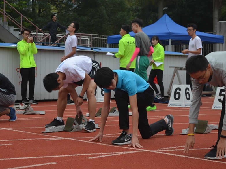 决胜赛场，斗志昂扬