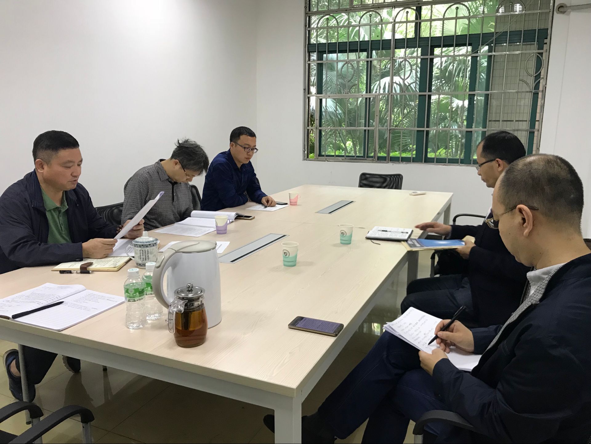 beat365在线唯一官网直属党支部召开理论学习中心组及全体党员会议